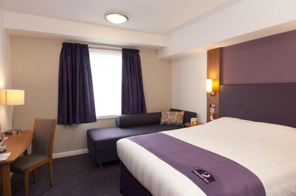 Premier Inn Sheffield Arena Стая снимка