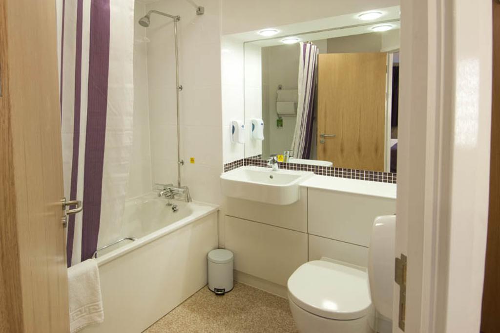 Premier Inn Sheffield Arena Стая снимка